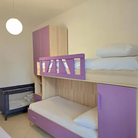 Lura 2 Homes 243 *