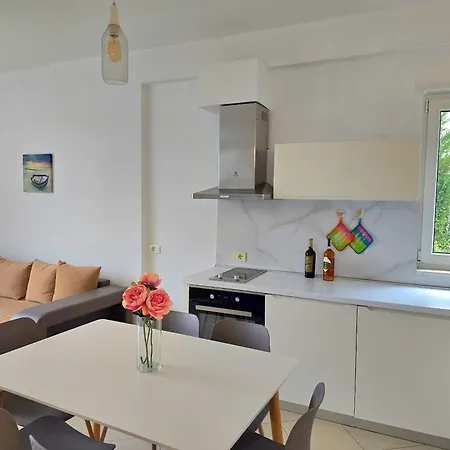 Lura 2 Homes 243