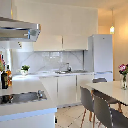 Lura 2 Homes 243 Apartment