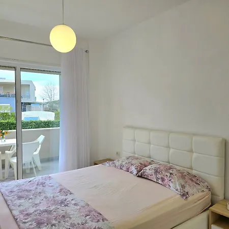 Apartment Lura 2 Homes 243 Plazhi San Pietro