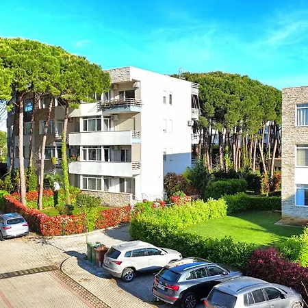Lura 2 Homes 243 *