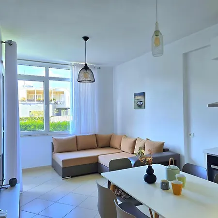Lura 2 Homes 243