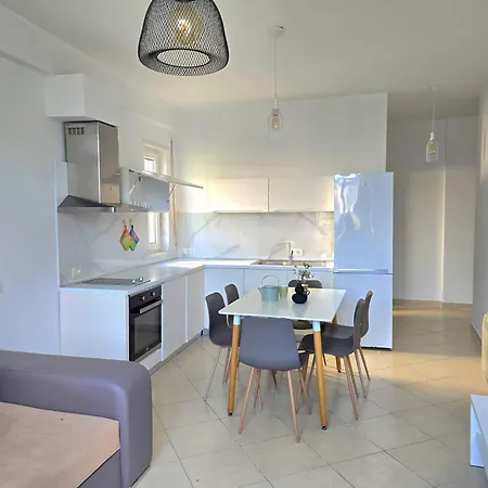 Apartment Lura 2 Homes 243 Plazhi San Pietro